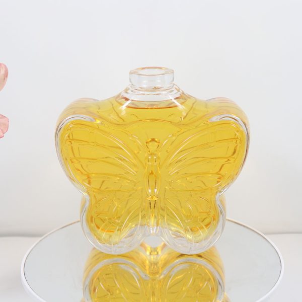 500ml butterfly shape unique design whisky brandy gin liquor glass bottle 620g