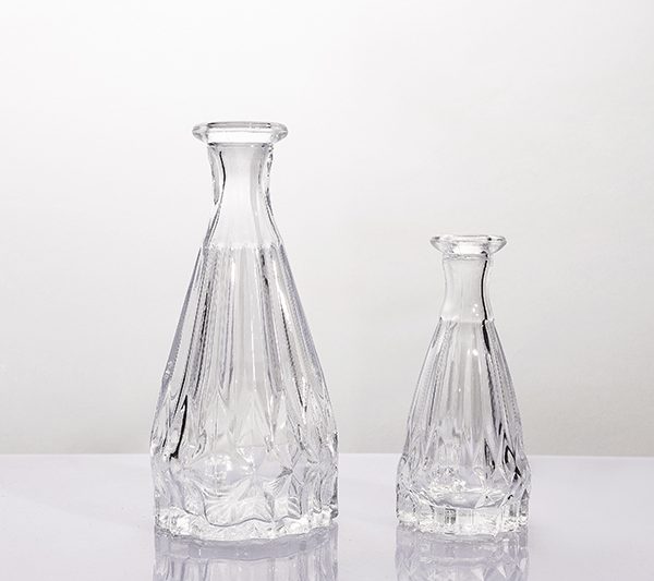 Diamond‑Cut Conical Clear Glass Diffuser Bottle