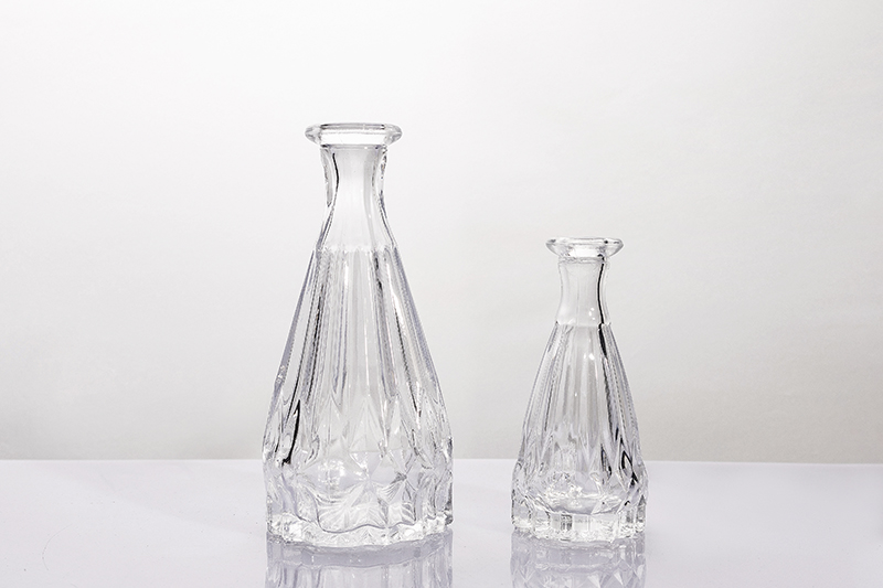 Diamond‑Cut Conical Clear Glass Diffuser Bottle